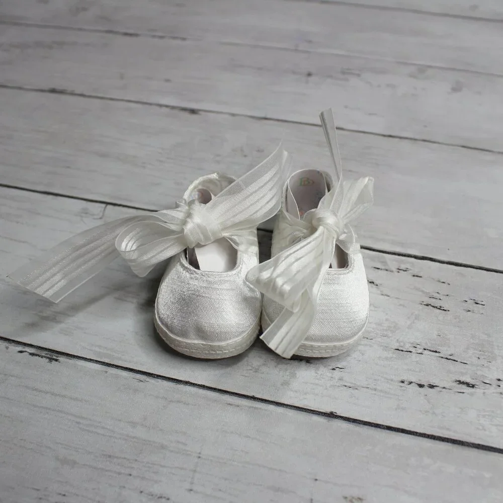 Baby Deer Baby Girl's White Satin Ballet Crib Shoes Preemie Size 00